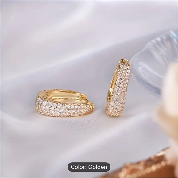 LA Design Jewelry - 💖 Hoop Earrings 💖